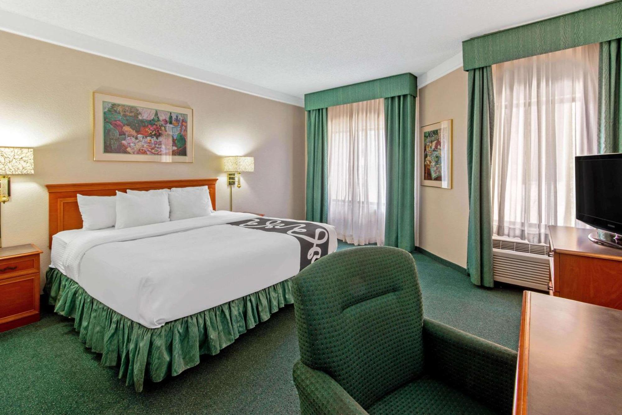 King Room Mobility Access or Non-Smoking
